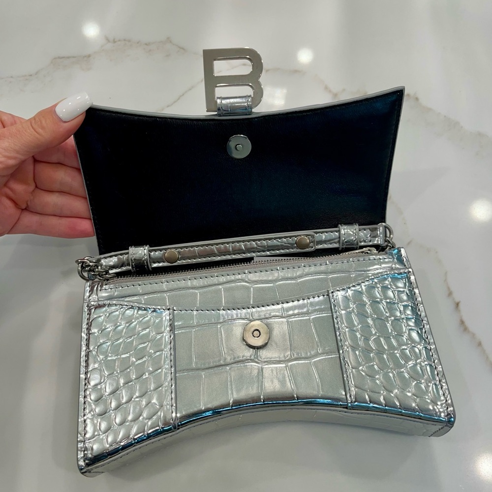 Balenciaga Hourglass Wallet on Chain - New With Tags RRP $1,750 - Picture 4 of 12